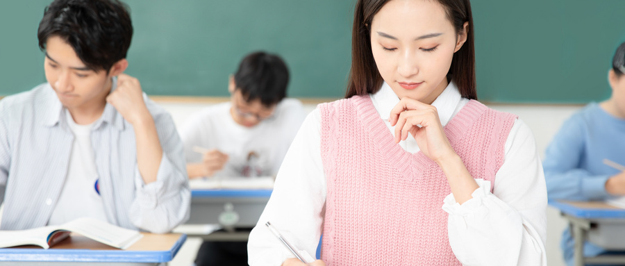 摄图网_501435390_wx_大学生上课听课（企业商用）.jpg