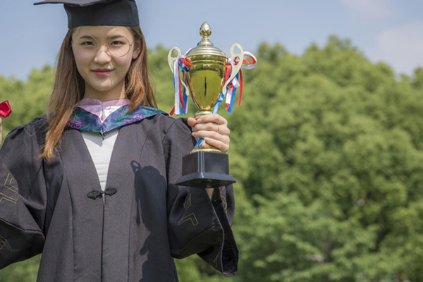 北京信息科技大学在职研究生值得报考吗，有什么用处和优势？.jpg