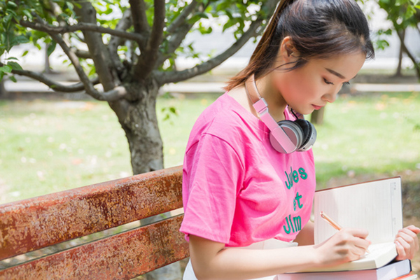 香港浸会大学在职研究生学费区间是什么，一年需要多少费用？.jpg