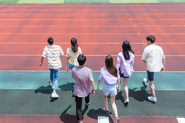 读法国诺曼底管理学院在职研究生有什么好处和优势，找工作的时候公司承认吗？.jpg